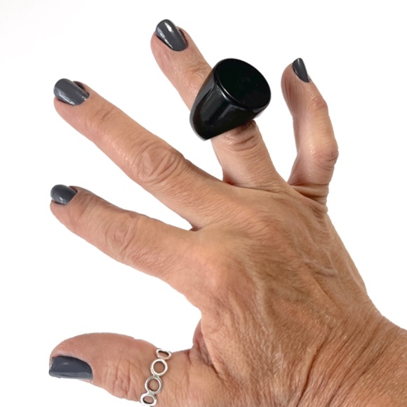 Vintage Size 6 1/2 Lucite Ring Chunky Flat Top Dome Black Mid Century Modern - Picture 6 of 15